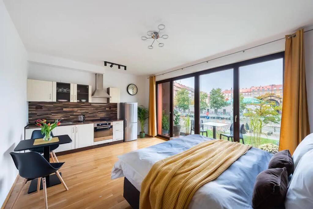 Apartment W/ Free Garage Parking Praga Zewnętrze zdjęcie