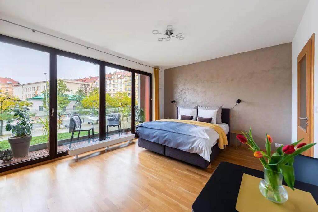 Apartment W/ Free Garage Parking Praga Zewnętrze zdjęcie